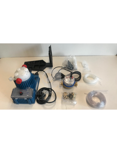 Kit pompa dosatrice con regolazione manuale e contalitri con lancia impulsi